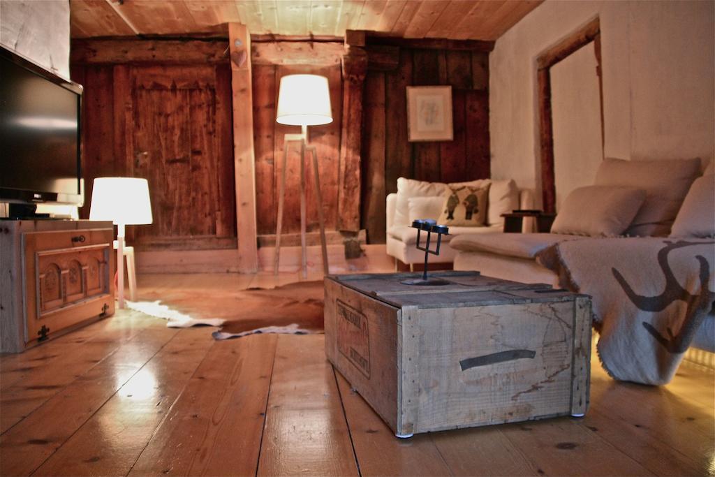 Tgesa Ferrera Villa Schmitten  Oda fotoğraf